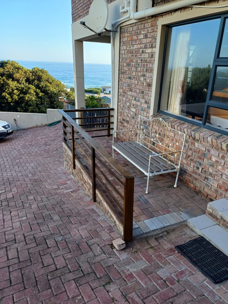 To Let 1 Bedroom Property for Rent in Outeniqua Strand Western Cape
